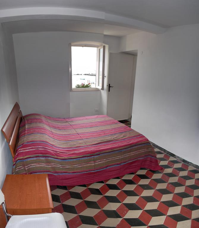Villa Casa Flora San Terenzo Habitación foto