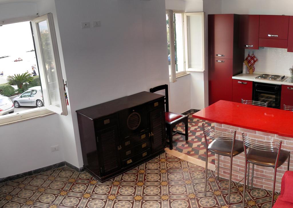 Villa Casa Flora San Terenzo Habitación foto